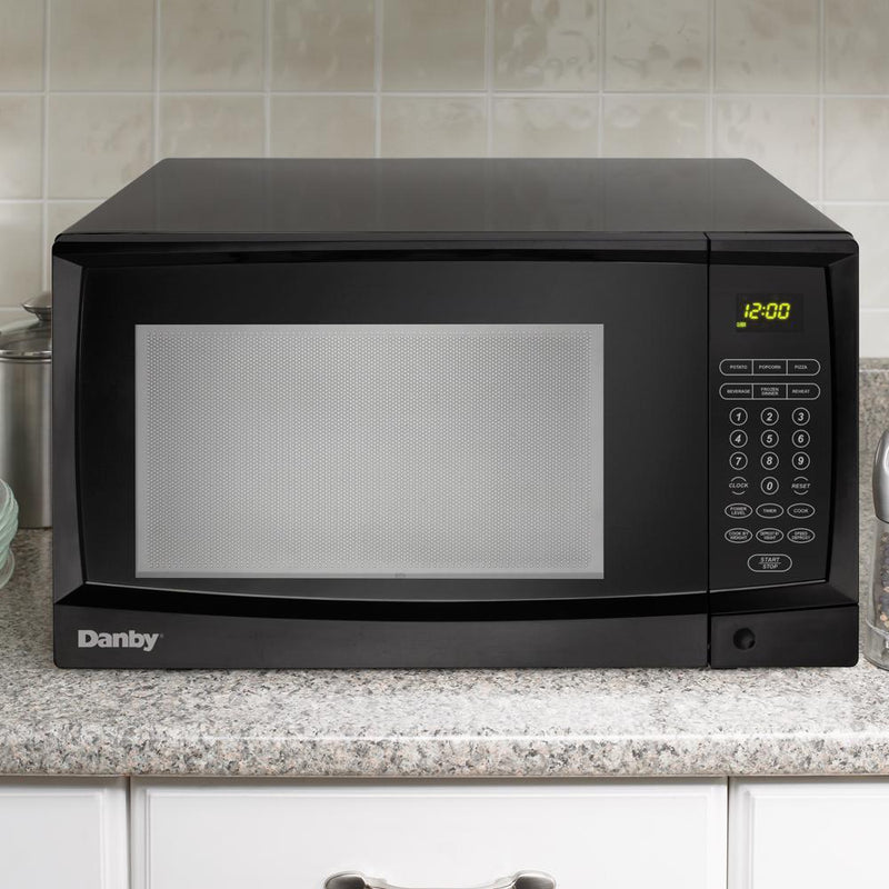 Danby 21-inch, 1.1 cu. ft. Countertop Microwave Oven DMW1110BLDB IMAGE 3