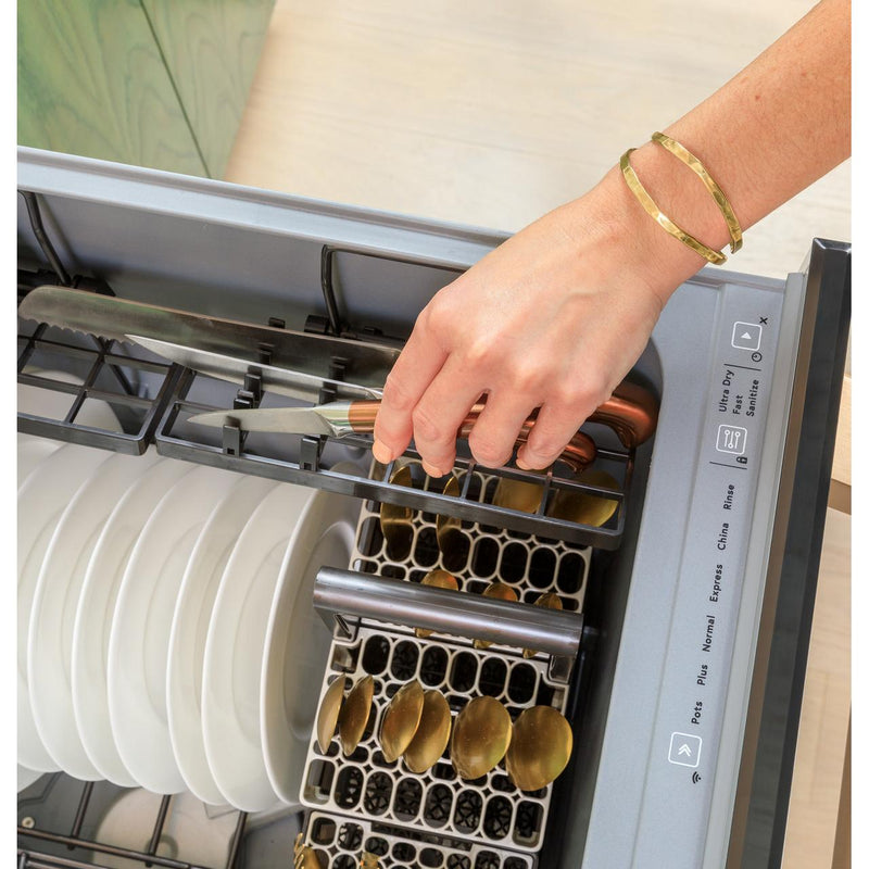 Café 24-inch Built-in Dishwasher with WiFi CDD220P2WS1