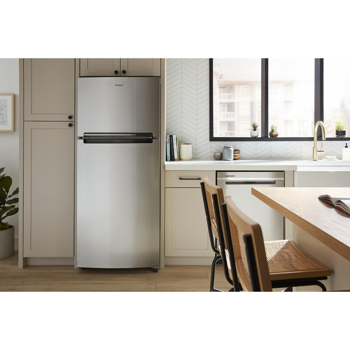 Whirlpool 28-inch Freestanding Top Freezer Refrigerator WRTX5328PM