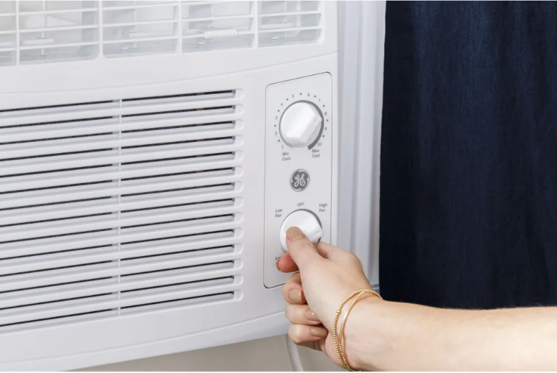 GE 5000 BTU Window Air Conditioner (AHT05LZ)