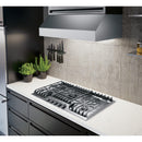Frigidaire Professional 30-inch Built-In Gas Cooktop FPGC3077RSFPGC3077RS